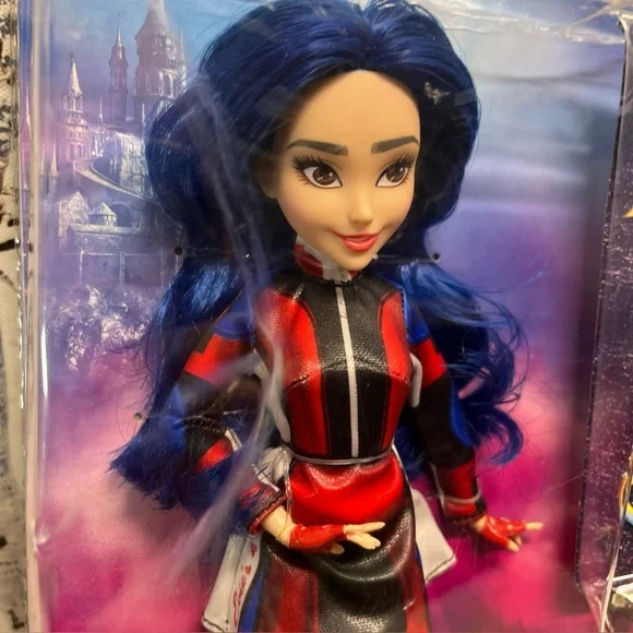 Disney Descendants 3 EVIE DOLL NEW SEALED 12” Disney - Picture 2 of 11